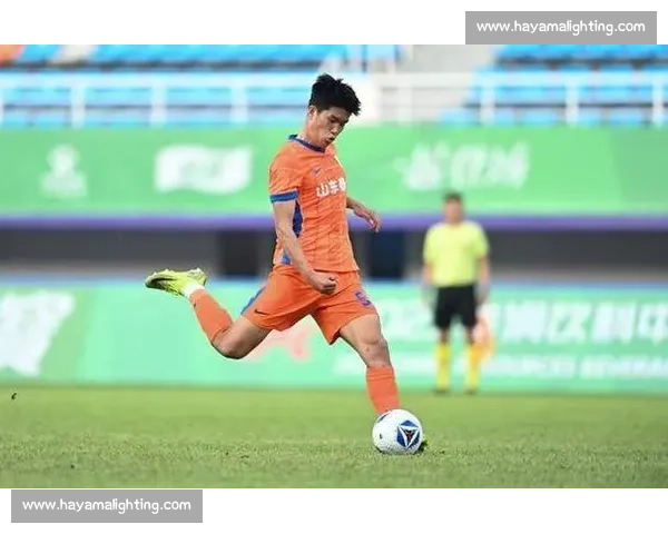 泰山失球路易斯沮丧 彭啸暖心安慰彰显兄弟情谊